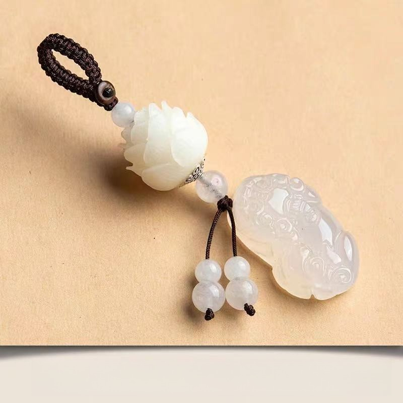 Resin Art A Keychain - Pendant Lotus Keychain Car Charm with